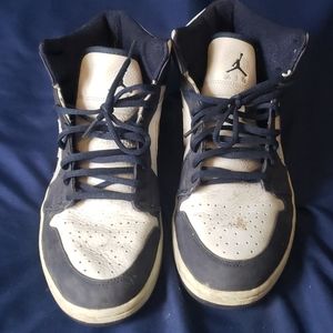 Sz.11 Navy Jordan mids